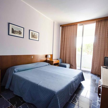 Grand Hotel Helios Tarquinia Værelse billede
