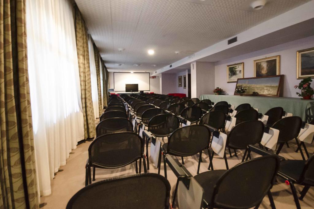 Grand Hotel Helios Tarquinia Eksteriør billede